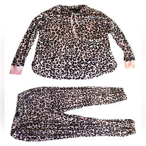 Simply Verawang 2pc super soft pink cheetah print pajamas